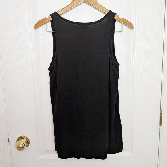 Justify Black Sleeveless Tank Top with Textured Heart Detail Women’s Large #23 - Picture 2 of 5
